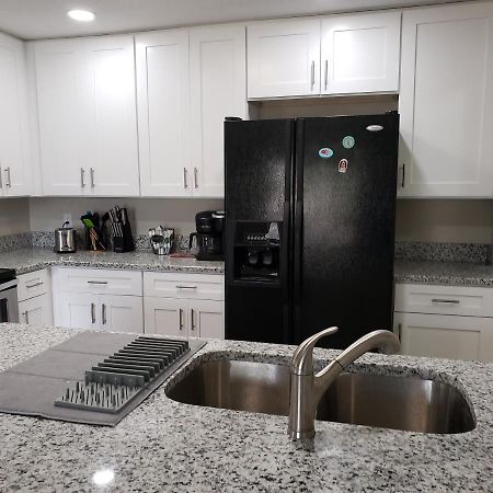 Shell Near The Sea, 2-Br Pet Friendly Home Венис Экстерьер фото